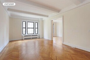 525 W End Ave in New York, NY - Building Photo