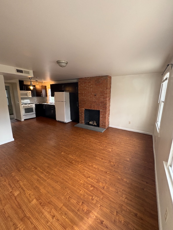 15 Albany St