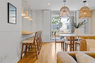 725 Crandon Blvd in Key Biscayne, FL - Building Photo - Building Photo