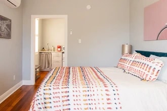 716 Valence St in New Orleans, LA - Building Photo - Building Photo