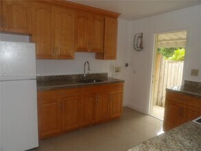 1225 N J St in Lake Worth Beach, FL - Building Photo - Building Photo