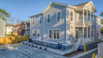 195 Romney St in Charleston, SC - Building Photo