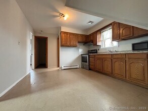 30 Stuart Ave in Norwalk, CT - Building Photo - Building Photo