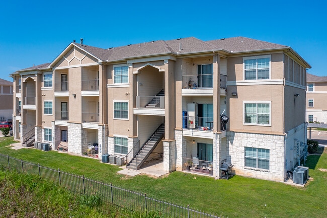 Rancho Sierra Apartments in San Antonio, TX - Building Photo - Building Photo