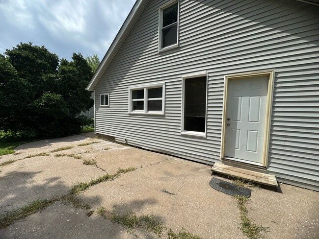 817 N Marquette St in Davenport, IA - Building Photo - Building Photo