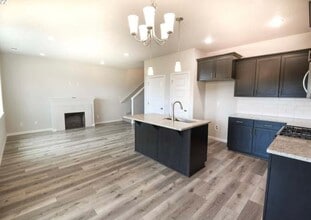 144 Kindre St in Saint Helens, OR - Building Photo - Building Photo