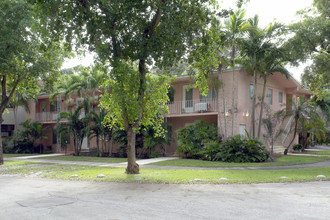 640 Santander Ave in Miami, FL - Building Photo - Building Photo