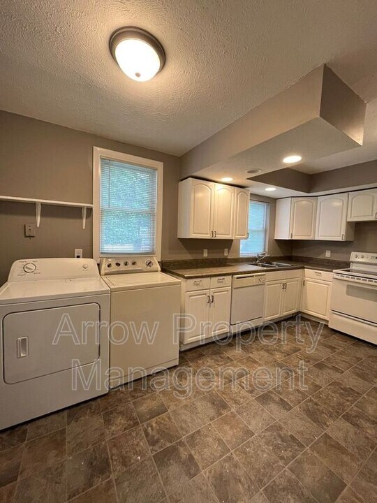 445 N 25th St in Lincoln, NE - Building Photo