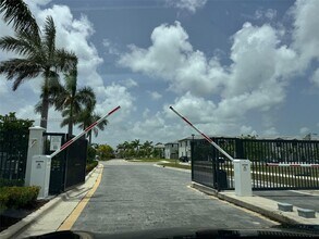 13332 SW 287th Ter in Homestead, FL - Foto de edificio - Building Photo