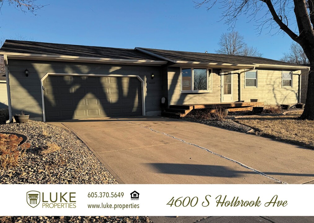 4600 S Holbrook Ave in Sioux Falls, SD - Building Photo