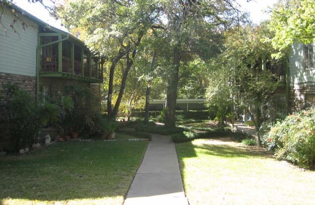 Bruce Apartments in Austin, TX - Building Photo