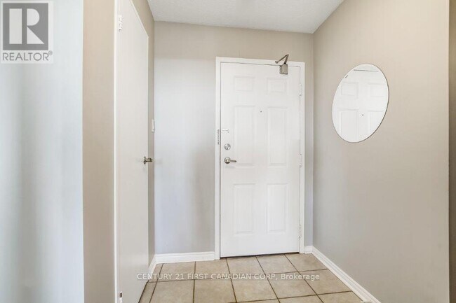 1600 Adelaide St N in London, ON - Building Photo - Building Photo