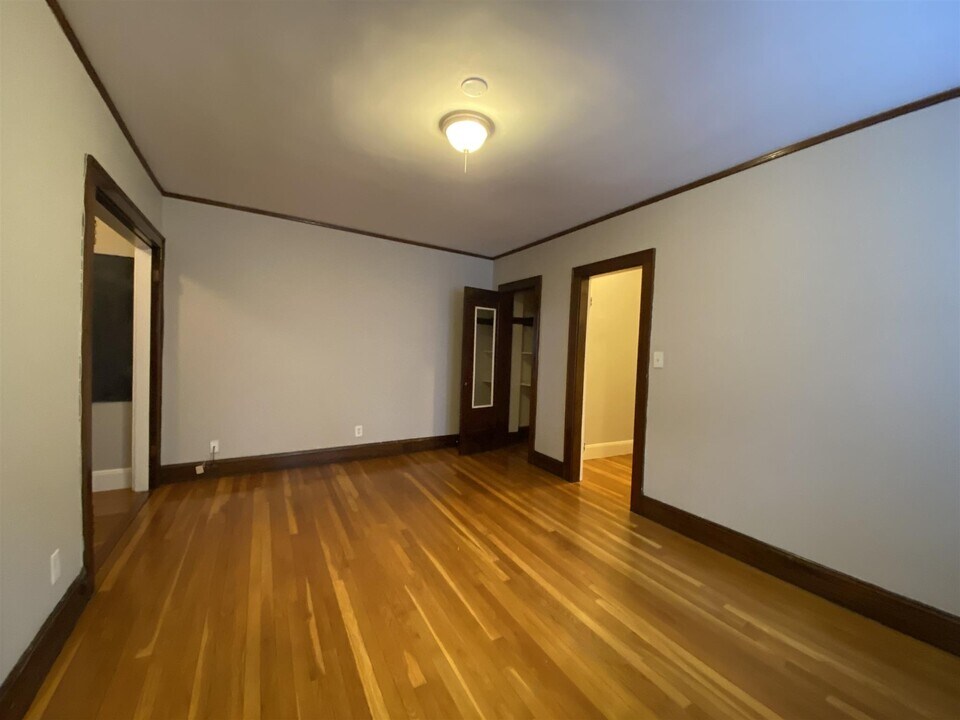 109 College Ave, Unit 36 in Somerville, MA - Building Photo