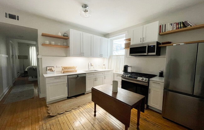 1030 N Winchester Ave, Unit 1 in Chicago, IL - Foto de edificio - Building Photo