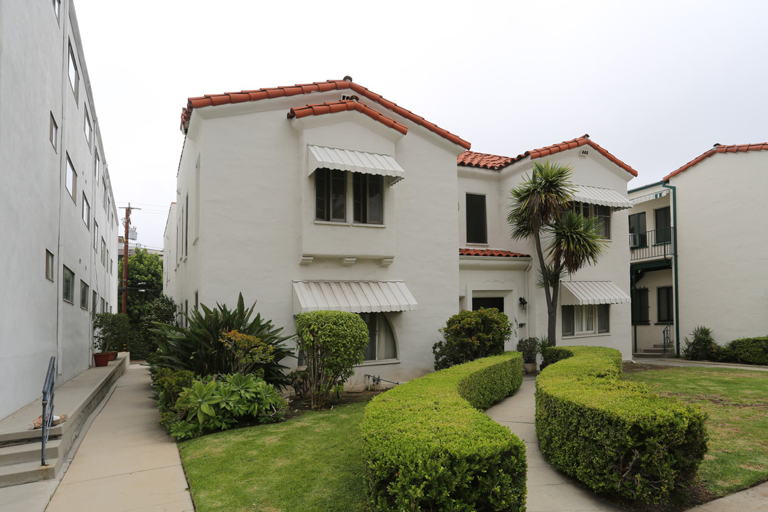 144 S Palm Dr in Beverly Hills, CA - Foto de edificio