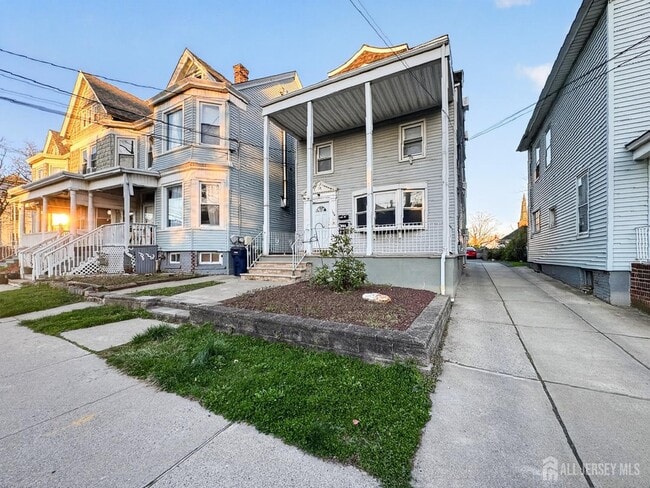 property at 194 High St