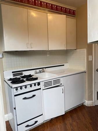 2432 N First St-Unit -STUDIO in Fresno, CA - Building Photo