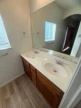 2988 La Vina Cir in Los Banos, CA - Building Photo - Building Photo