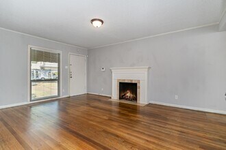 7802 Morton St in Dallas, TX - Foto de edificio - Building Photo