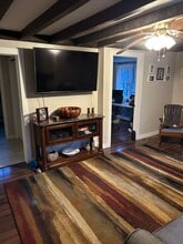 92 Perfield Rd in Hastings, NY - Building Photo - Building Photo