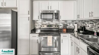 440 NE 4th Ave, Unit 609 in Fort Lauderdale, FL - Building Photo - Building Photo