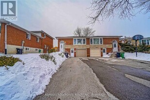 30 Pindar Crescent in Toronto, ON - Building Photo