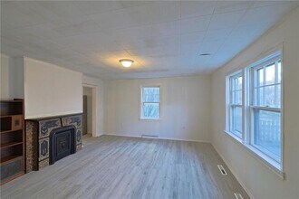 122 W Main St in Port Jervis, NY - Building Photo - Building Photo