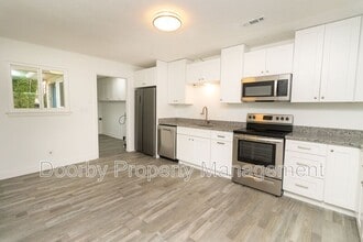 4831 Bonny Lake Ln in Chattanooga, TN - Foto de edificio - Building Photo