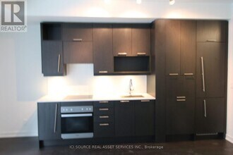 30-430 Nelson St in Toronto, ON - Building Photo - Building Photo