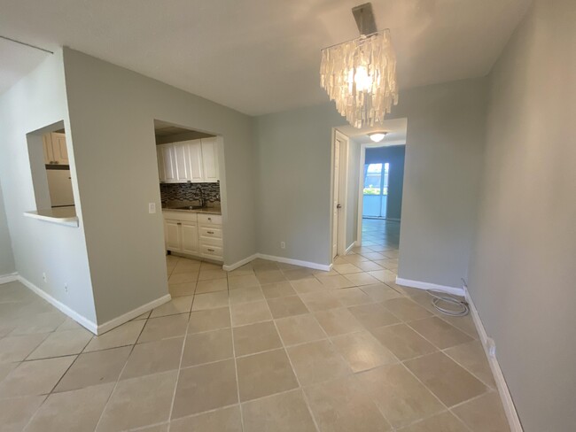 144 Kent St in West Palm Beach, FL - Building Photo - Building Photo