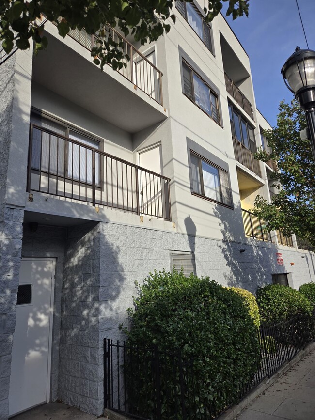 200 43rd St in Union City, NJ - Building Photo - Building Photo