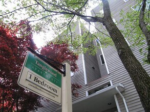 Tanglewood Apartments in Seattle, WA - Building Photo - Interior Photo
