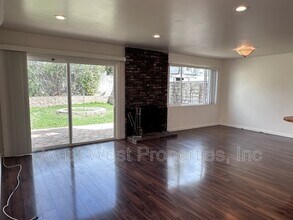 4062 Conrad Ave in San Diego, CA - Building Photo - Building Photo