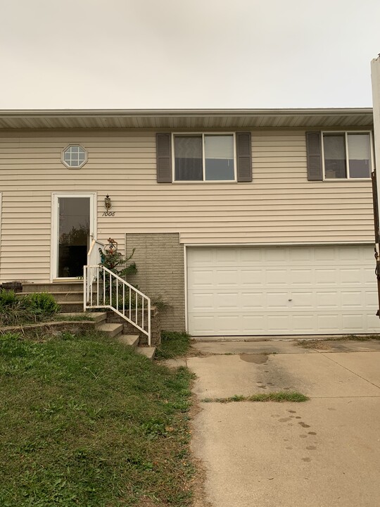 1006 Quarry Ave SW in Cedar Rapids, IA - Building Photo