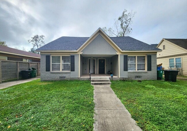 property at 2612 Isabella St