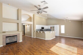 7801 High Stream Ave in Las Vegas, NV - Building Photo - Building Photo