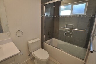 655 Fairmont Ave in Mountain View, CA - Building Photo - Building Photo