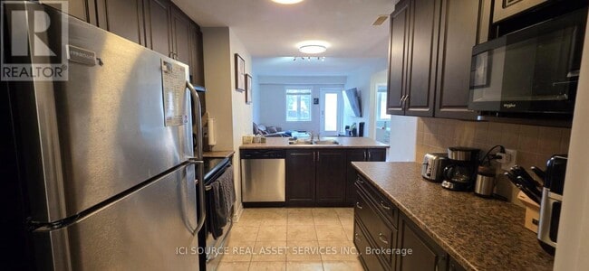 3789B Canyon Walk Dr in Ottawa, ON - Building Photo - Building Photo