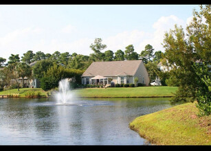 115 Lake Linden Dr in Bluffton, SC - Foto de edificio - Building Photo