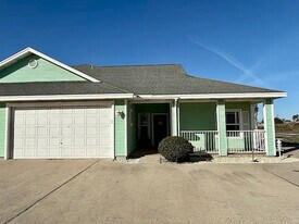 15637 Palmira Ave in Corpus Christi, TX - Building Photo