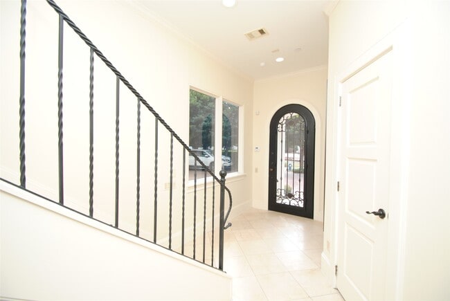 property at 302 Calle Sevilla Pl