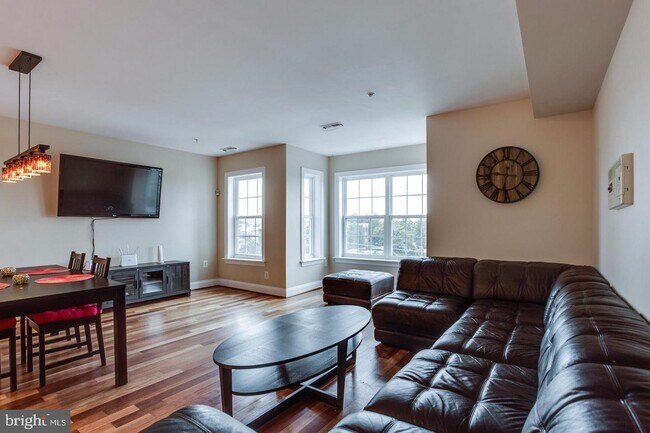 911 Kennedy St NW-Unit -11 in Washington, DC - Building Photo - Building Photo