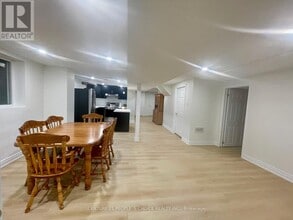 319 Barber Dr in Halton Hills, ON - Building Photo - Building Photo