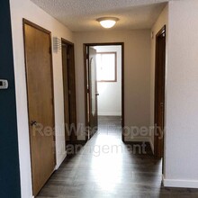 2960 SW 23rd St in Redmond, OR - Building Photo - Building Photo