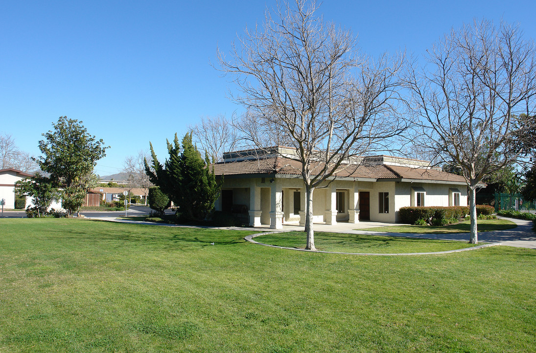 1025 Cachuma Ave in Ventura, CA - Foto de edificio