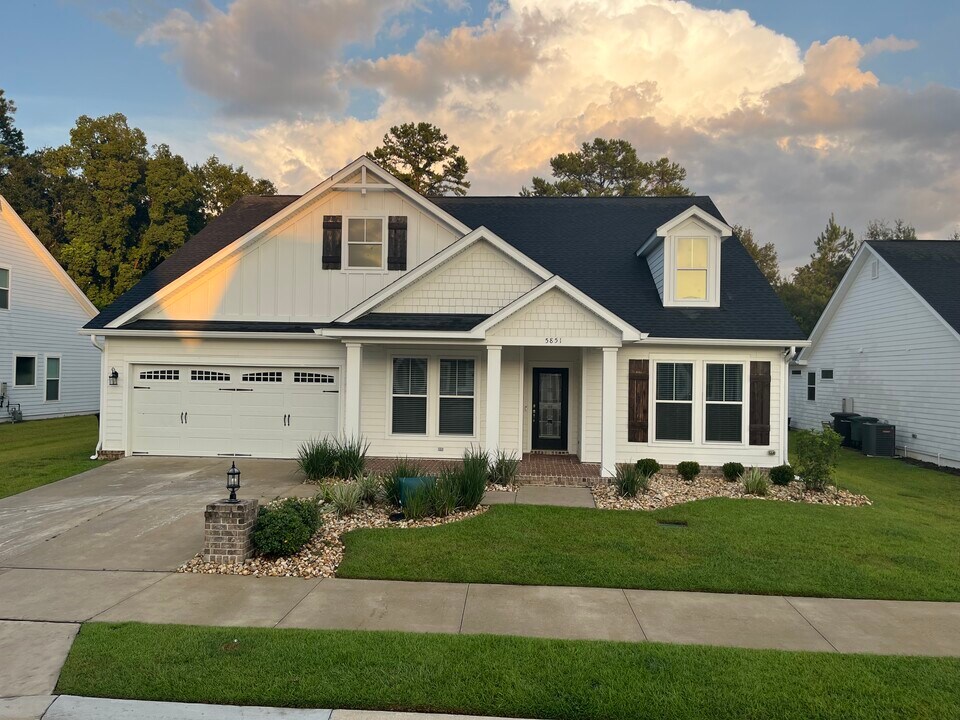 5851 Vlg Rdg Wy in Tallahassee, FL - Building Photo