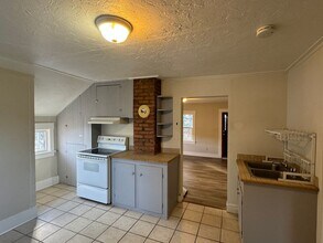 1002 W Pine St-Unit -A in Missoula, MT - Foto de edificio - Building Photo