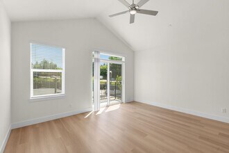 8417 SW 24th Ave in Portland, OR - Building Photo - Building Photo