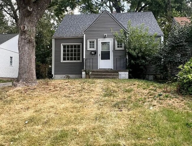 property at 210 N Lincoln Ave