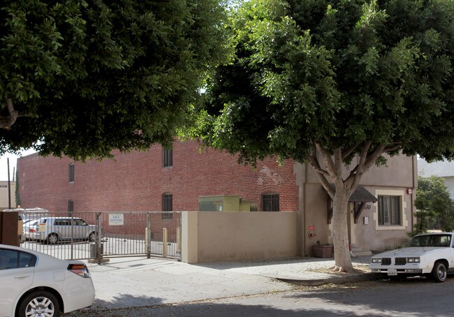 Elm Avenue Apartments in Long Beach, CA - Building Photo - Building Photo